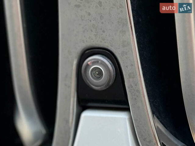 Белый БМВ X7, объемом двигателя 2.99 л и пробегом 83 тыс. км за 83000 $, фото 37 на Automoto.ua