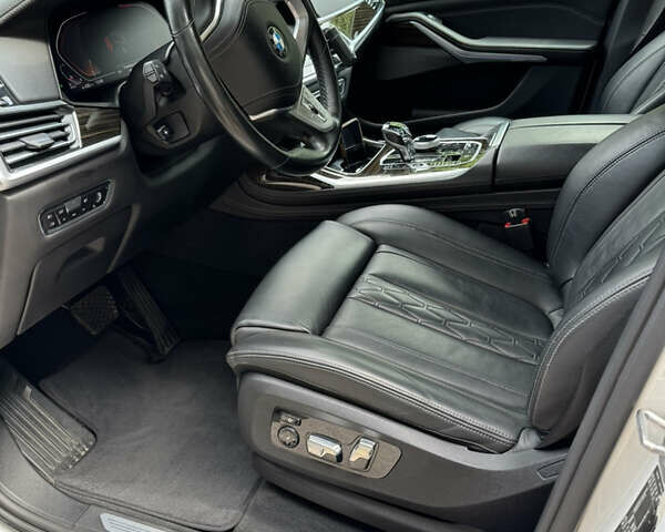 Белый БМВ X7, объемом двигателя 2.99 л и пробегом 135 тыс. км за 64800 $, фото 12 на Automoto.ua