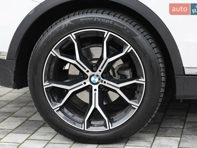 Белый БМВ X7, объемом двигателя 2.99 л и пробегом 141 тыс. км за 61000 $, фото 8 на Automoto.ua