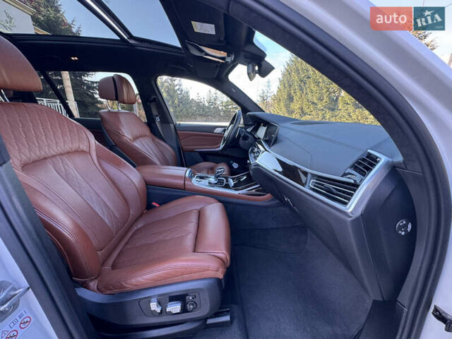 Білий БМВ X7, об'ємом двигуна 2.99 л та пробігом 95 тис. км за 76000 $, фото 41 на Automoto.ua