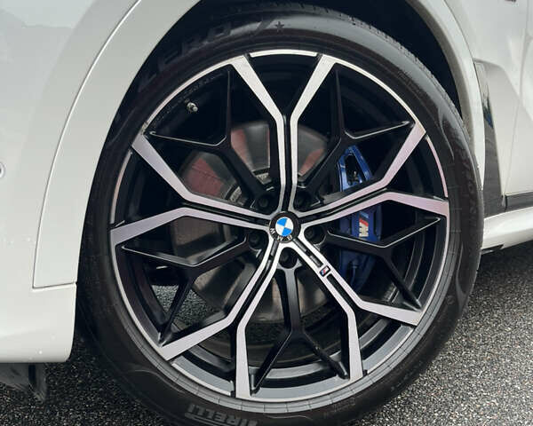Белый БМВ X7, объемом двигателя 4.39 л и пробегом 51 тыс. км за 81900 $, фото 7 на Automoto.ua