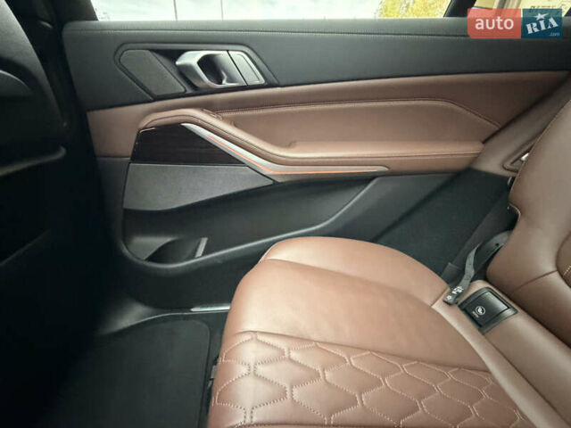 Белый БМВ X7, объемом двигателя 4.39 л и пробегом 130 тыс. км за 66000 $, фото 22 на Automoto.ua