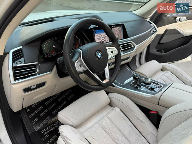 Белый БМВ X7, объемом двигателя 2.99 л и пробегом 83 тыс. км за 83000 $, фото 45 на Automoto.ua