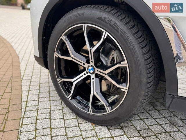 Белый БМВ X7, объемом двигателя 2.99 л и пробегом 140 тыс. км за 64200 $, фото 10 на Automoto.ua