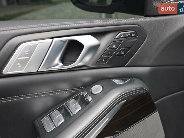 Белый БМВ X7, объемом двигателя 2.99 л и пробегом 141 тыс. км за 61000 $, фото 30 на Automoto.ua