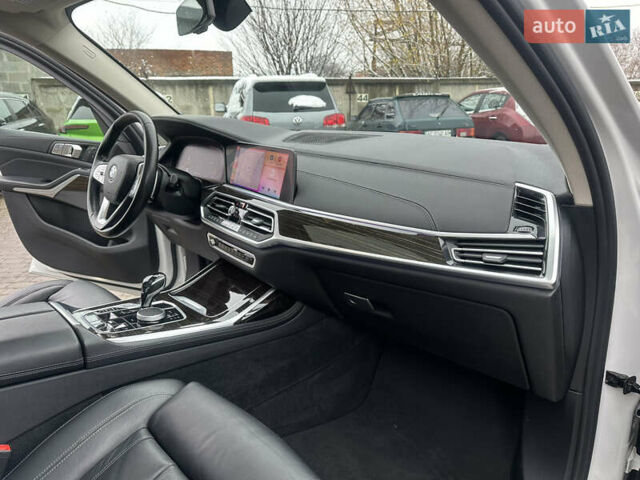 Белый БМВ X7, объемом двигателя 3 л и пробегом 154 тыс. км за 48999 $, фото 100 на Automoto.ua
