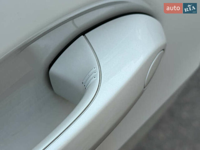 Белый БМВ X7, объемом двигателя 2.99 л и пробегом 83 тыс. км за 83000 $, фото 40 на Automoto.ua