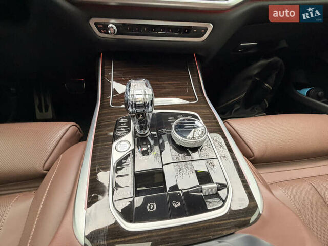 Белый БМВ X7, объемом двигателя 4.39 л и пробегом 130 тыс. км за 66000 $, фото 25 на Automoto.ua