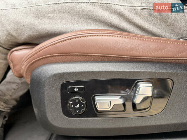 Белый БМВ X7, объемом двигателя 4.39 л и пробегом 130 тыс. км за 66000 $, фото 4 на Automoto.ua