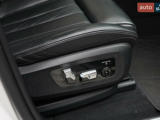 Белый БМВ X7, объемом двигателя 2.99 л и пробегом 141 тыс. км за 61000 $, фото 22 на Automoto.ua