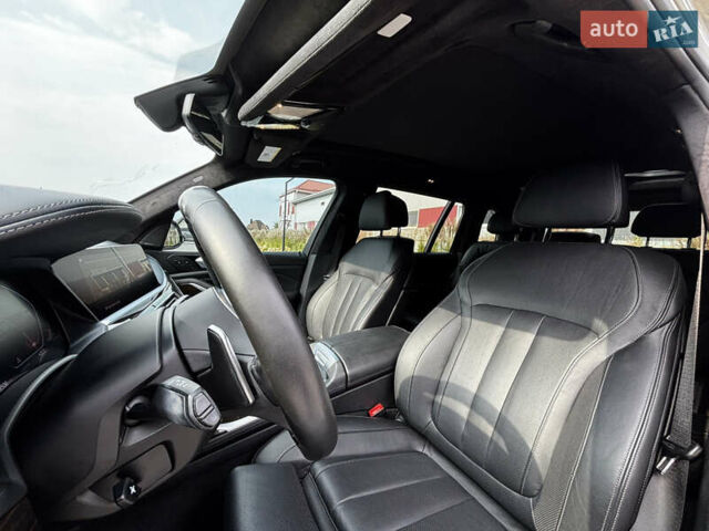 Белый БМВ X7, объемом двигателя 4.39 л и пробегом 129 тыс. км за 65500 $, фото 17 на Automoto.ua