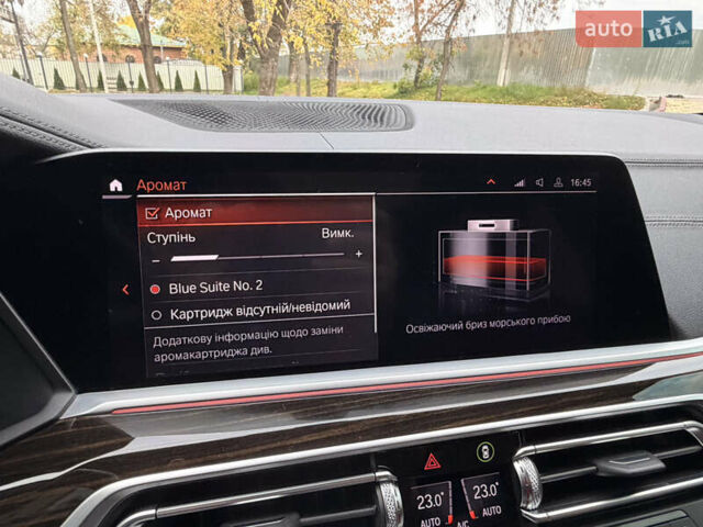 Белый БМВ X7, объемом двигателя 4.39 л и пробегом 130 тыс. км за 66000 $, фото 10 на Automoto.ua