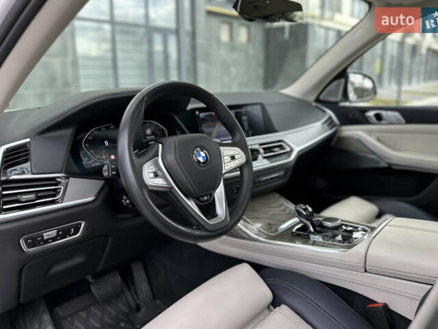 Белый БМВ X7, объемом двигателя 3 л и пробегом 37 тыс. км за 62000 $, фото 3 на Automoto.ua