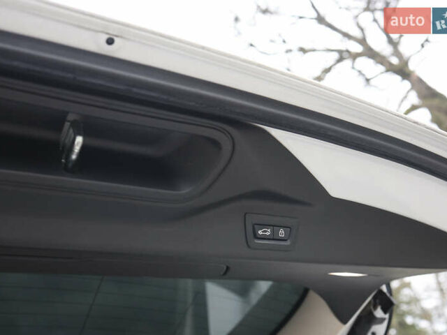 Белый БМВ X7, объемом двигателя 2.99 л и пробегом 141 тыс. км за 61000 $, фото 53 на Automoto.ua