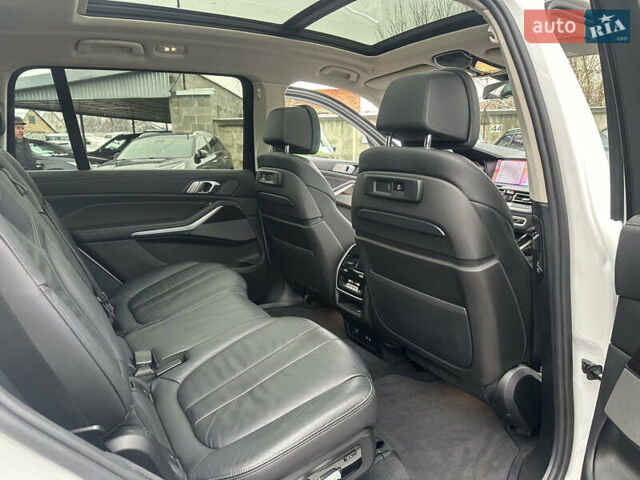 Белый БМВ X7, объемом двигателя 3 л и пробегом 154 тыс. км за 48999 $, фото 110 на Automoto.ua