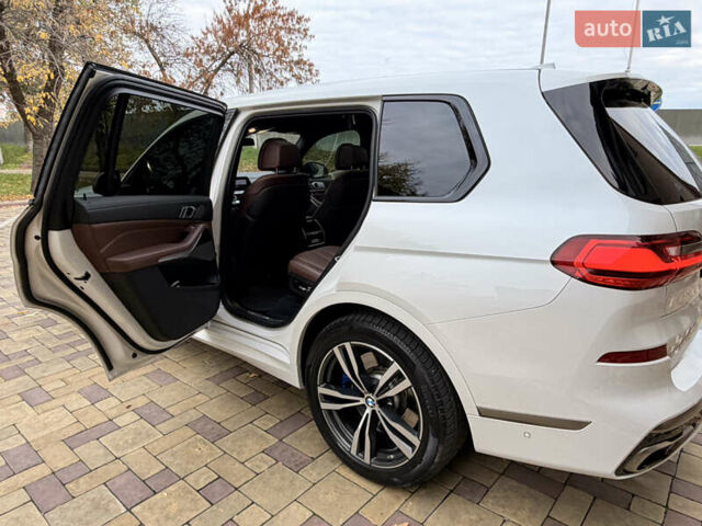 Белый БМВ X7, объемом двигателя 4.39 л и пробегом 130 тыс. км за 66000 $, фото 31 на Automoto.ua