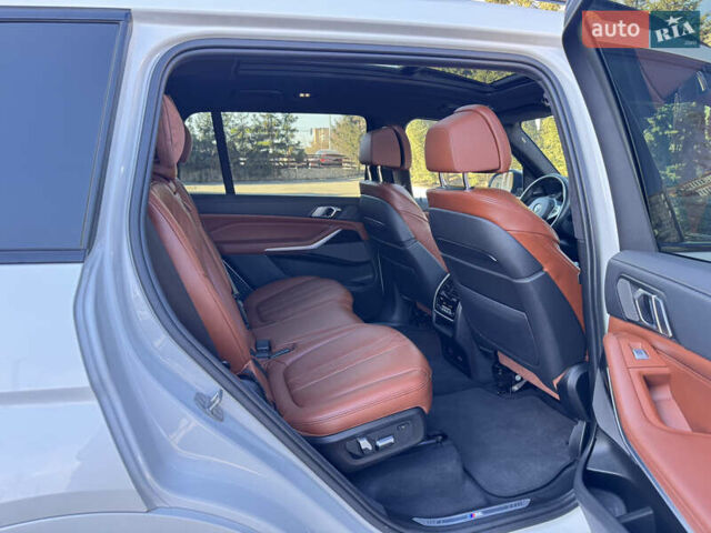 Белый БМВ X7, объемом двигателя 2.99 л и пробегом 95 тыс. км за 76000 $, фото 35 на Automoto.ua