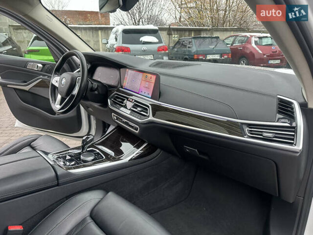 Белый БМВ X7, объемом двигателя 3 л и пробегом 154 тыс. км за 48999 $, фото 109 на Automoto.ua