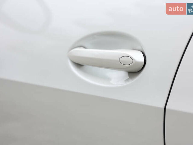 Белый БМВ X7, объемом двигателя 2.99 л и пробегом 141 тыс. км за 61000 $, фото 11 на Automoto.ua