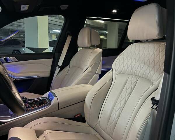 Белый БМВ X7, объемом двигателя 4.39 л и пробегом 41 тыс. км за 85500 $, фото 57 на Automoto.ua