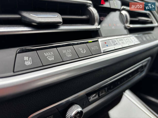 Білий БМВ X7, об'ємом двигуна 4.39 л та пробігом 129 тис. км за 61900 $, фото 25 на Automoto.ua