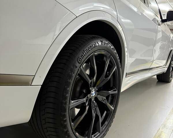 Белый БМВ X7, объемом двигателя 4.39 л и пробегом 41 тыс. км за 85500 $, фото 68 на Automoto.ua