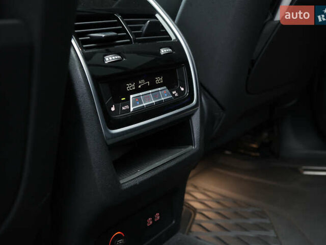 Белый БМВ X7, объемом двигателя 2.99 л и пробегом 141 тыс. км за 61000 $, фото 43 на Automoto.ua