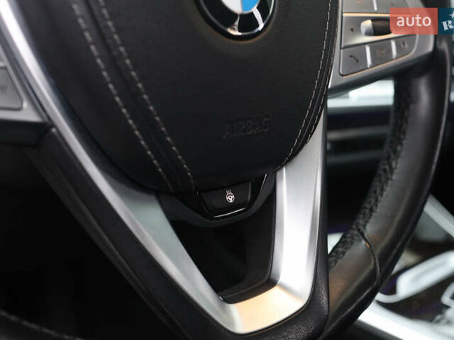 Белый БМВ X7, объемом двигателя 2.99 л и пробегом 141 тыс. км за 61000 $, фото 33 на Automoto.ua