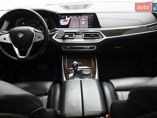 Белый БМВ X7, объемом двигателя 2.99 л и пробегом 141 тыс. км за 61000 $, фото 46 на Automoto.ua