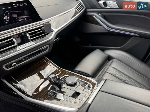 Белый БМВ X7, объемом двигателя 2.99 л и пробегом 140 тыс. км за 64200 $, фото 13 на Automoto.ua