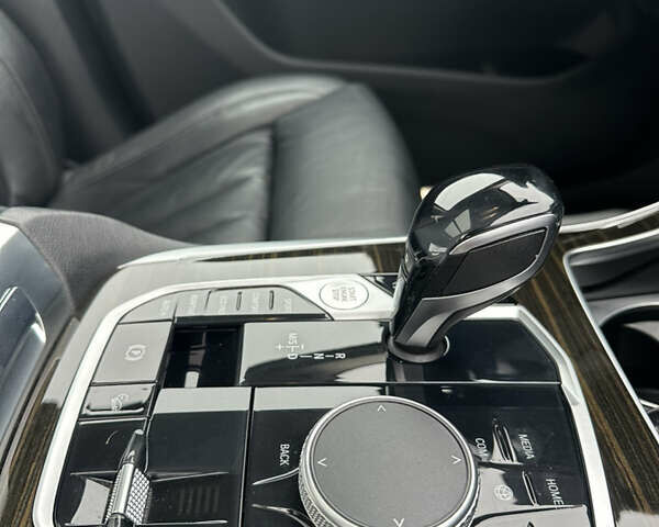 Белый БМВ X7, объемом двигателя 3 л и пробегом 154 тыс. км за 48999 $, фото 122 на Automoto.ua