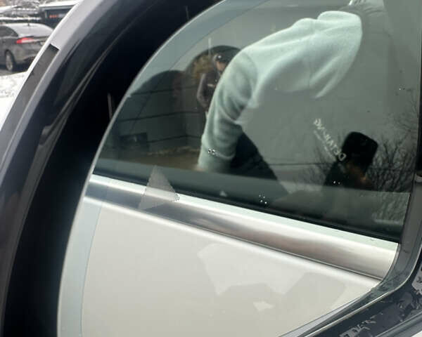 Белый БМВ X7, объемом двигателя 3 л и пробегом 154 тыс. км за 48999 $, фото 76 на Automoto.ua