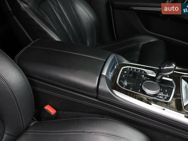 Белый БМВ X7, объемом двигателя 2.99 л и пробегом 141 тыс. км за 61000 $, фото 28 на Automoto.ua