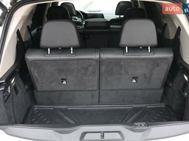 Белый БМВ X7, объемом двигателя 2.99 л и пробегом 141 тыс. км за 61000 $, фото 54 на Automoto.ua