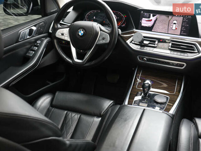 Белый БМВ X7, объемом двигателя 2.99 л и пробегом 141 тыс. км за 61000 $, фото 47 на Automoto.ua