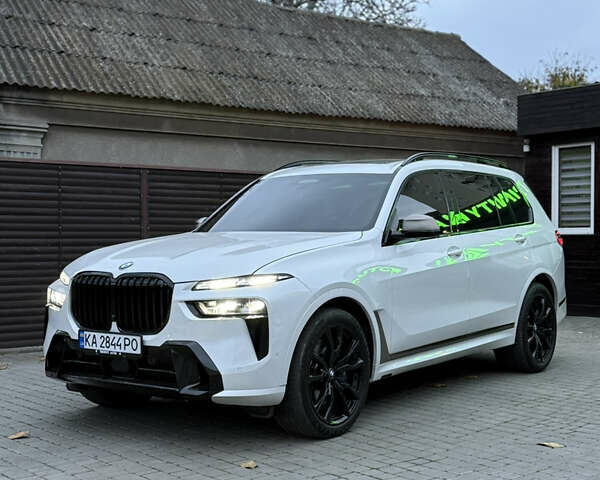 Белый БМВ X7, объемом двигателя 4.39 л и пробегом 43 тыс. км за 85500 $, фото 1 на Automoto.ua