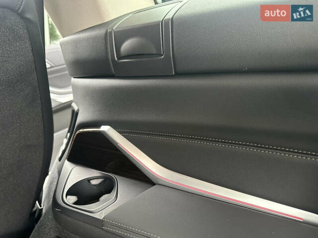 Белый БМВ X7, объемом двигателя 3 л и пробегом 154 тыс. км за 48999 $, фото 90 на Automoto.ua