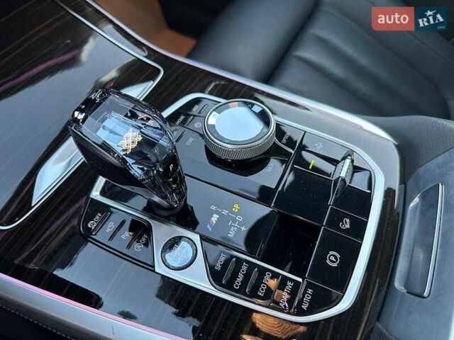 Белый БМВ X7, объемом двигателя 4.39 л и пробегом 126 тыс. км за 58500 $, фото 13 на Automoto.ua