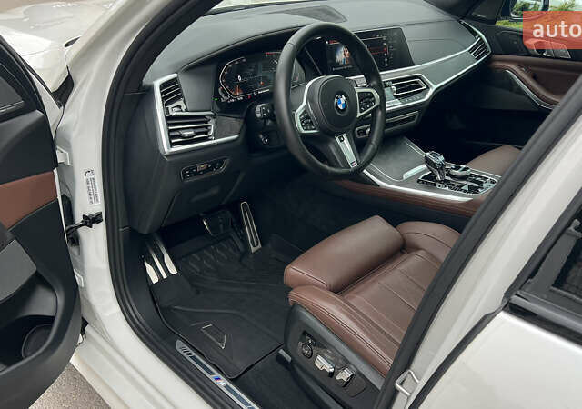 Білий БМВ X7, об'ємом двигуна 3 л та пробігом 83 тис. км за 87777 $, фото 31 на Automoto.ua