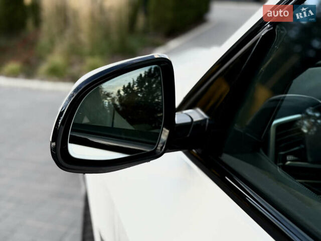 Белый БМВ X7, объемом двигателя 4.39 л и пробегом 58 тыс. км за 78999 $, фото 14 на Automoto.ua