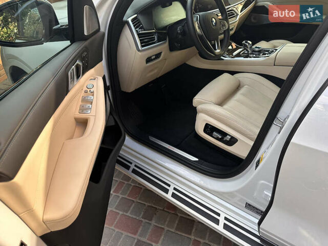 Белый БМВ X7, объемом двигателя 3 л и пробегом 17 тыс. км за 74500 $, фото 18 на Automoto.ua