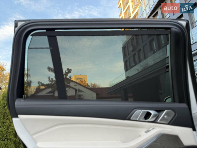 Белый БМВ X7, объемом двигателя 4.39 л и пробегом 58 тыс. км за 78999 $, фото 71 на Automoto.ua