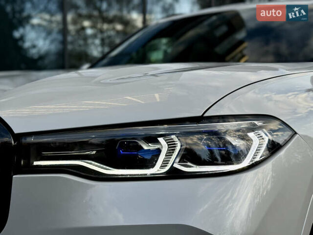 Белый БМВ X7, объемом двигателя 4.39 л и пробегом 58 тыс. км за 78999 $, фото 6 на Automoto.ua