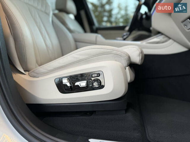Белый БМВ X7, объемом двигателя 4.39 л и пробегом 58 тыс. км за 78999 $, фото 93 на Automoto.ua