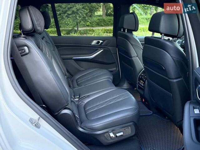 Білий БМВ X7, об'ємом двигуна 2.99 л та пробігом 79 тис. км за 76950 $, фото 79 на Automoto.ua