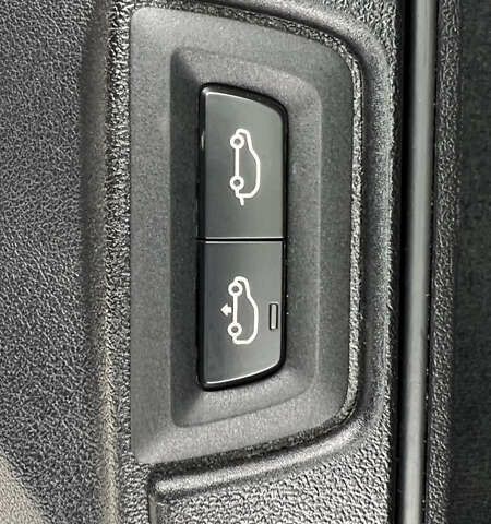 Білий БМВ X7, об'ємом двигуна 3 л та пробігом 83 тис. км за 87777 $, фото 26 на Automoto.ua