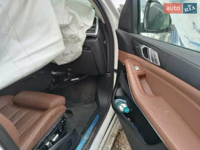 Белый БМВ X7, объемом двигателя 2.99 л и пробегом 29 тыс. км за 21500 $, фото 21 на Automoto.ua