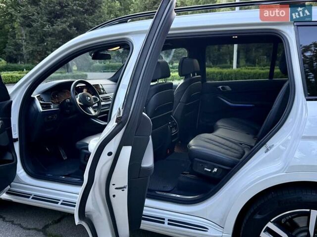 Білий БМВ X7, об'ємом двигуна 2.99 л та пробігом 79 тис. км за 76950 $, фото 69 на Automoto.ua