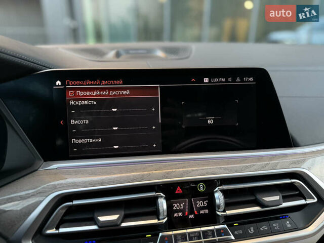 Белый БМВ X7, объемом двигателя 4.39 л и пробегом 58 тыс. км за 78999 $, фото 63 на Automoto.ua