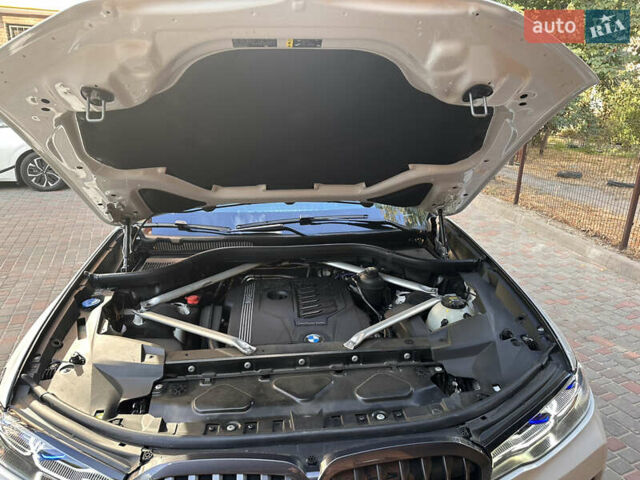 Белый БМВ X7, объемом двигателя 3 л и пробегом 17 тыс. км за 74500 $, фото 14 на Automoto.ua